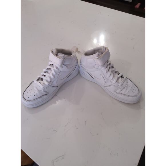 Nike Air Court Borough Mid 2 basketball athletic shoe Triple White 7Y/M-8.5 W - Picture 5 of 7